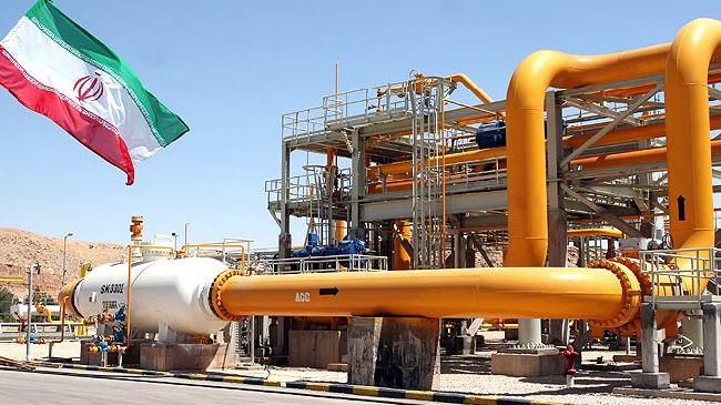إيران تصدر قريبا الى روسيا 100 ألف برميل من النفط الخام يوميا